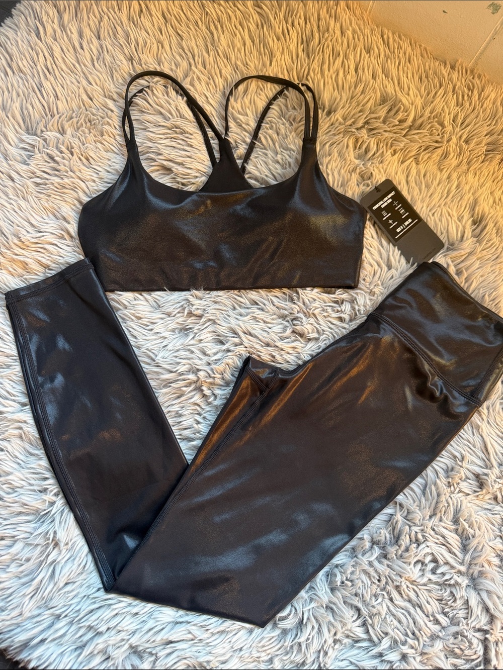Fabletics Black Shiny Low-Impact Sports Bra